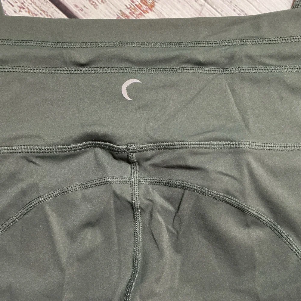 ZYIA Active army green leggings with drawstring. Size 0 - Picture 7 of 10